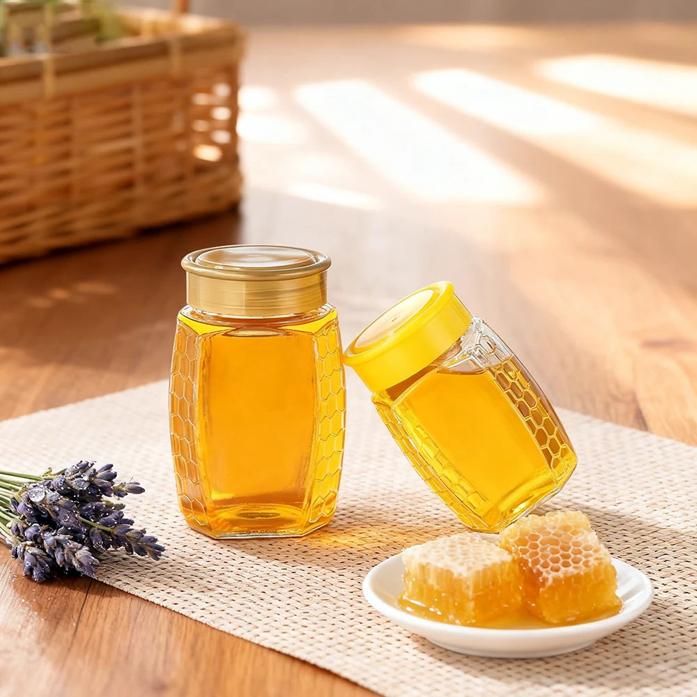 honey jar with honeycomb